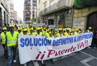 Protestas vecinales. La movilización de los vecinos de Fresno de la Ribera parece haber sensibilizado a la Administración. Desde la primera manifestación, el 13 de mayo en el propio pueblo, la participación vecinal ha ido en aumento. La segunda protesta llegaba el 13 de junio. Y la tercera trajo a los manifestantes hasta Zamora, el 9 de junio, donde hicieron oír su voz. 